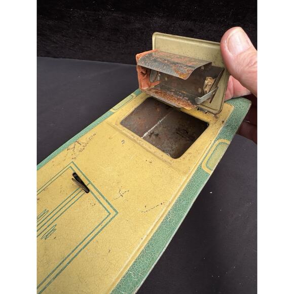 Vintage 30's-40's Large toy tin windup Speed Boat inboard battery light - Picture 6 of 12